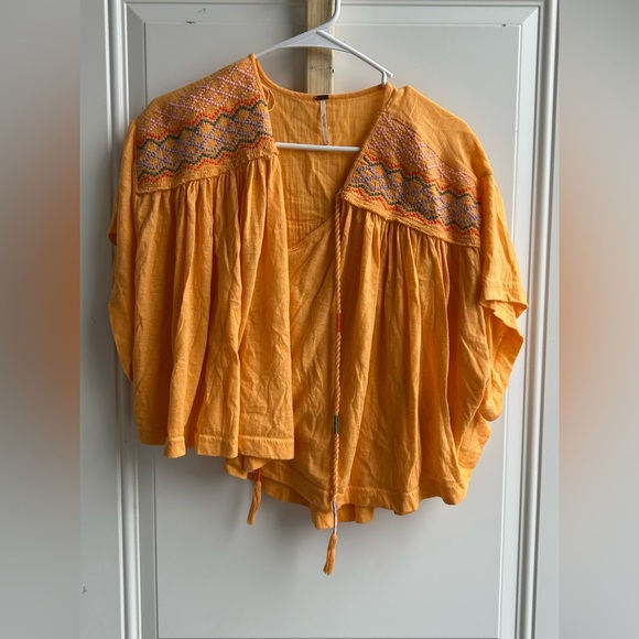 Free People | Yellow Boxy Tie Front Blouse
Size Medium - Picture 2 of 8